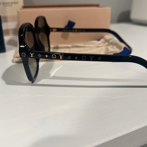 MY MONOGRAM LIGHT SQUARE SUNGLASSES - Picture 3 of 8